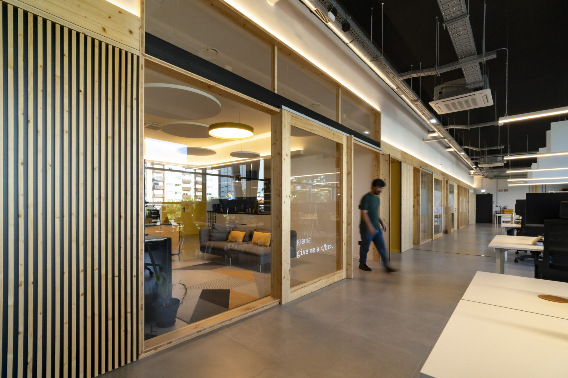 Escritório Grama vista 2